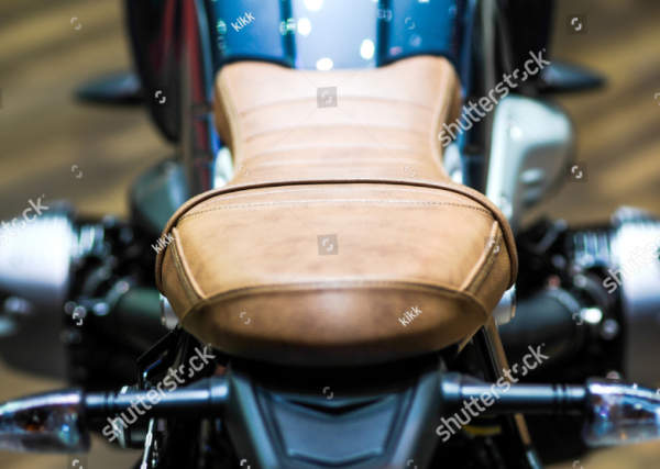 Jok motor dengan gambar pemandangan alam yang indah